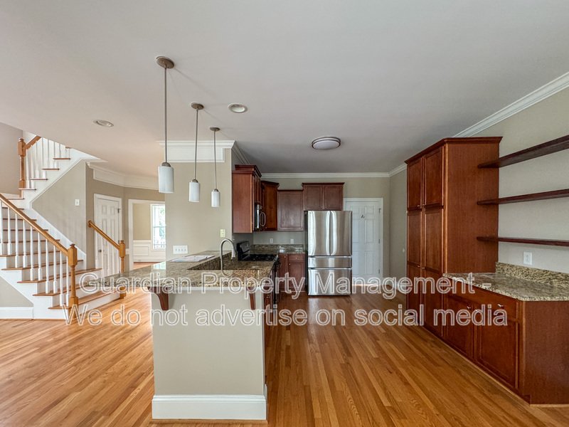 5 Bedroom Home in a Gated Golf Course Community property image