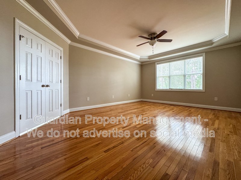 5 Bedroom Home in a Gated Golf Course Community property image