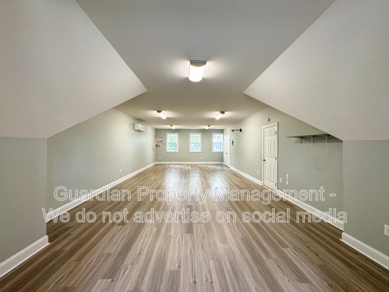 5 Bedroom Home in a Gated Golf Course Community property image