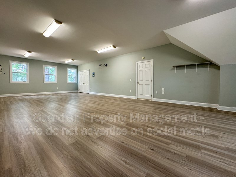 5 Bedroom Home in a Gated Golf Course Community property image