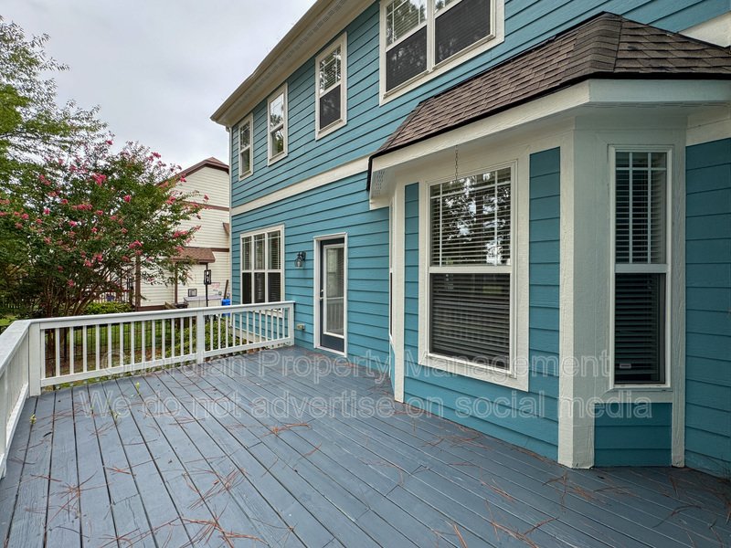 5 Bedroom Home in a Gated Golf Course Community property image