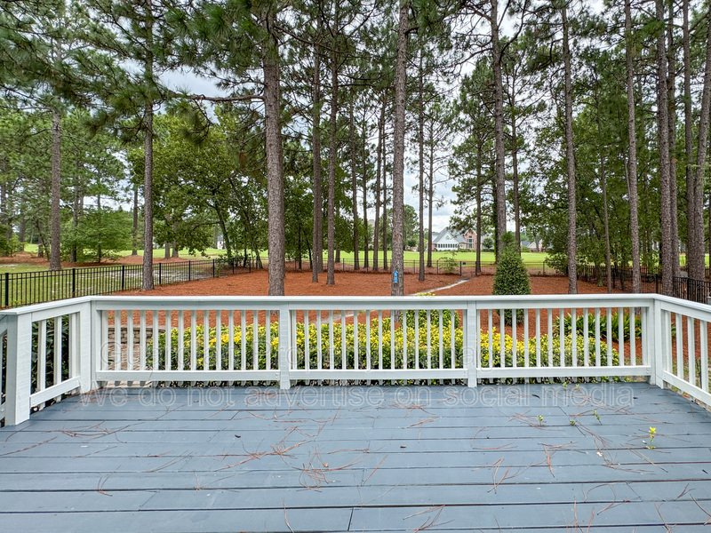 5 Bedroom Home in a Gated Golf Course Community property image