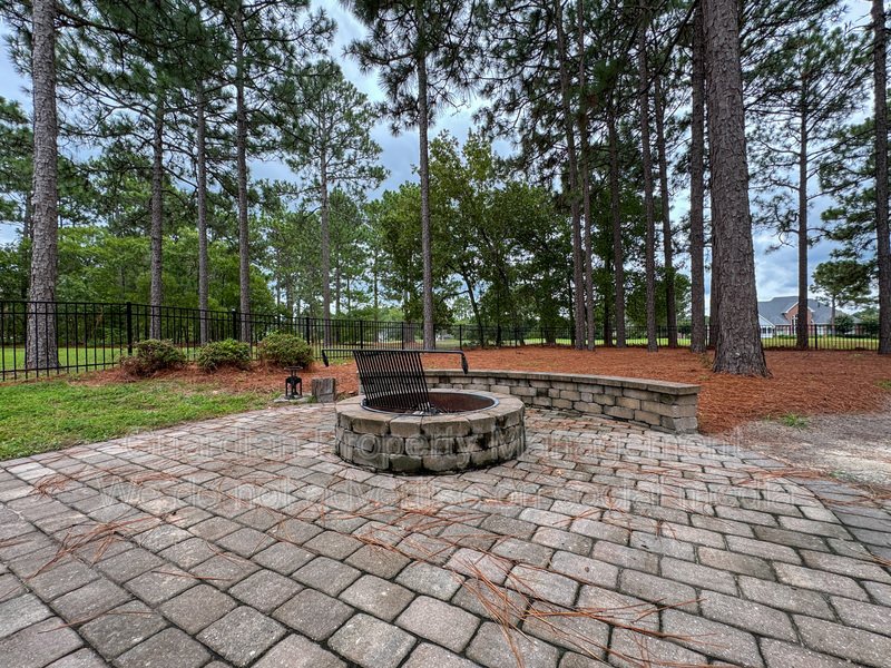5 Bedroom Home in a Gated Golf Course Community property image
