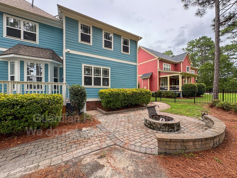 5 Bedroom Home in a Gated Golf Course Community property image