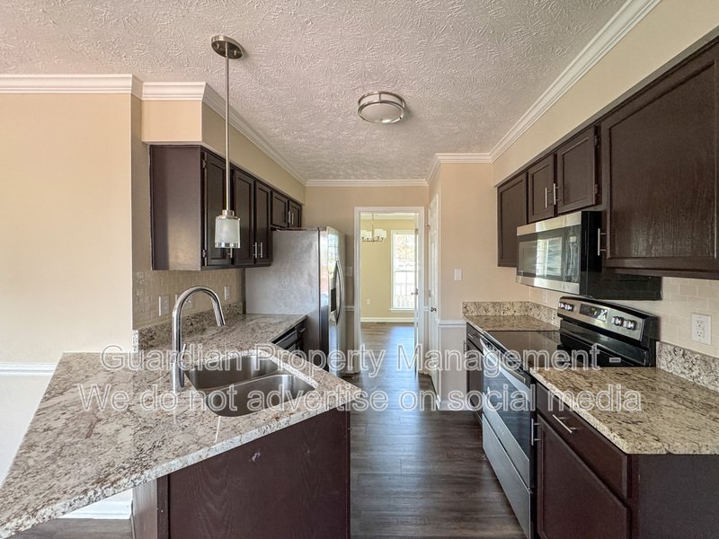 Charming 3 Bed 2.5 Bath Hope Mills Home property image