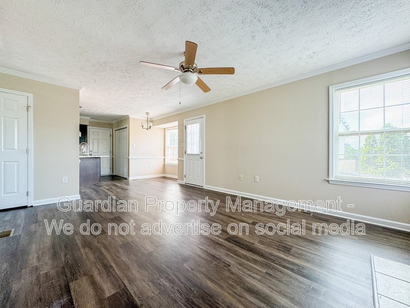 Charming 3 Bed 2.5 Bath Hope Mills Home property image