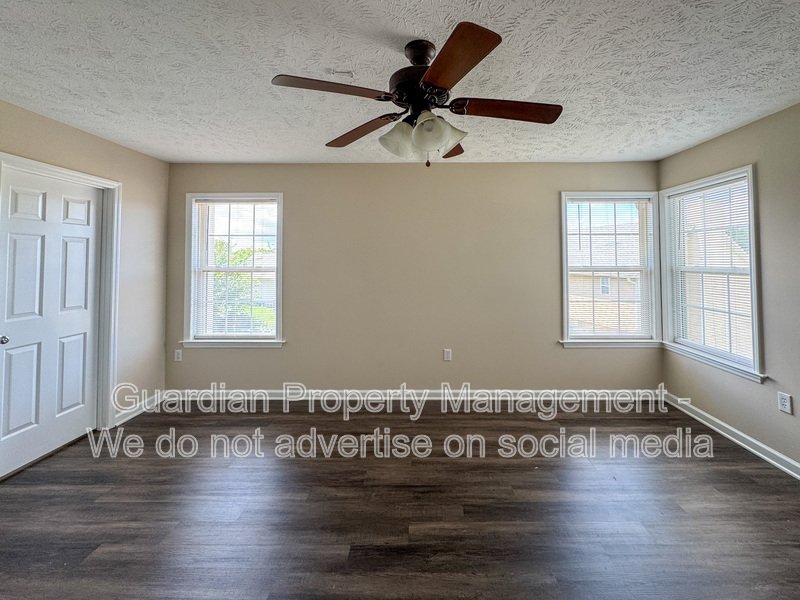 Charming 3 Bed 2.5 Bath Hope Mills Home property image