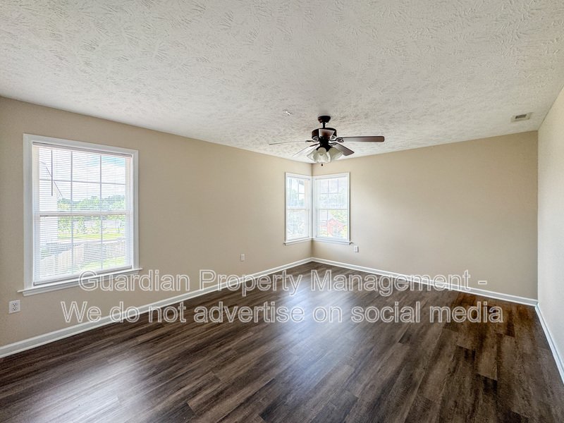 Charming 3 Bed 2.5 Bath Hope Mills Home property image