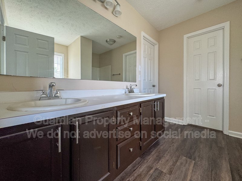 Charming 3 Bed 2.5 Bath Hope Mills Home property image