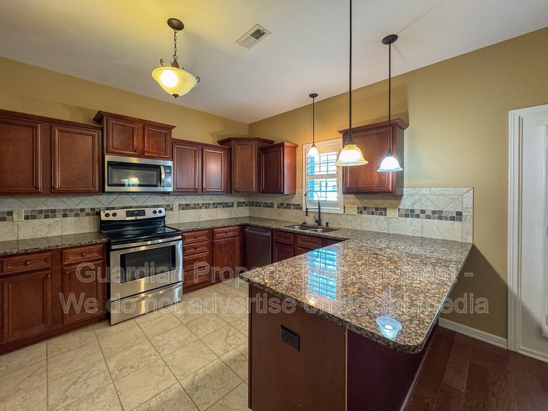 Spacious 4 Bed 2.5 Bath Home in Jack Britt School District property image