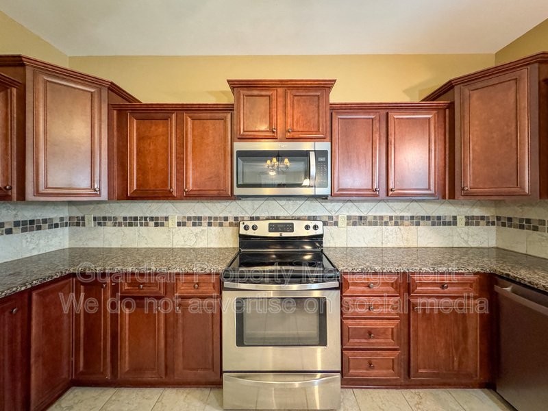 Spacious 4 Bed 2.5 Bath Home in Jack Britt School District property image