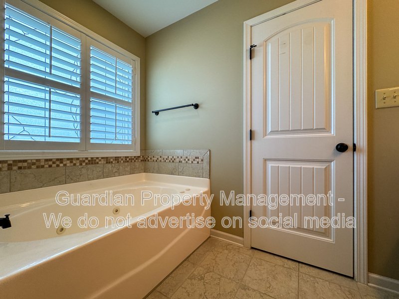 Spacious 4 Bed 2.5 Bath Home in Jack Britt School District property image
