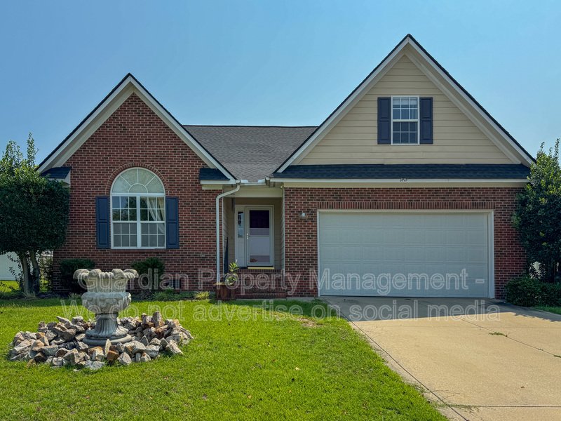 4 Bed 3 Bath Home Plus Bonus Room with Community Pool Access property image