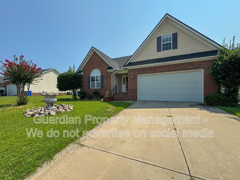 4 Bed 3 Bath Home Plus Bonus Room with Community Pool Access property image
