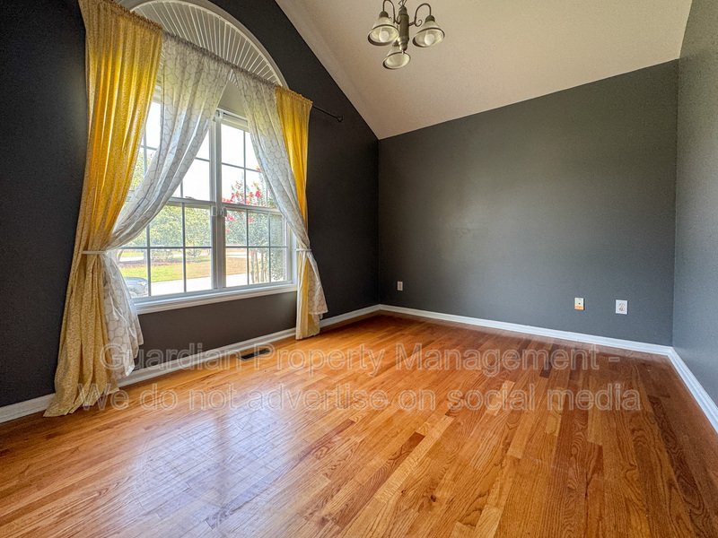 4 Bed 3 Bath Home Plus Bonus Room with Community Pool Access property image