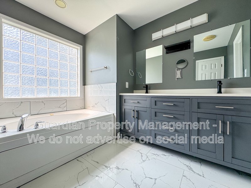 4 Bed 3 Bath Home Plus Bonus Room with Community Pool Access property image