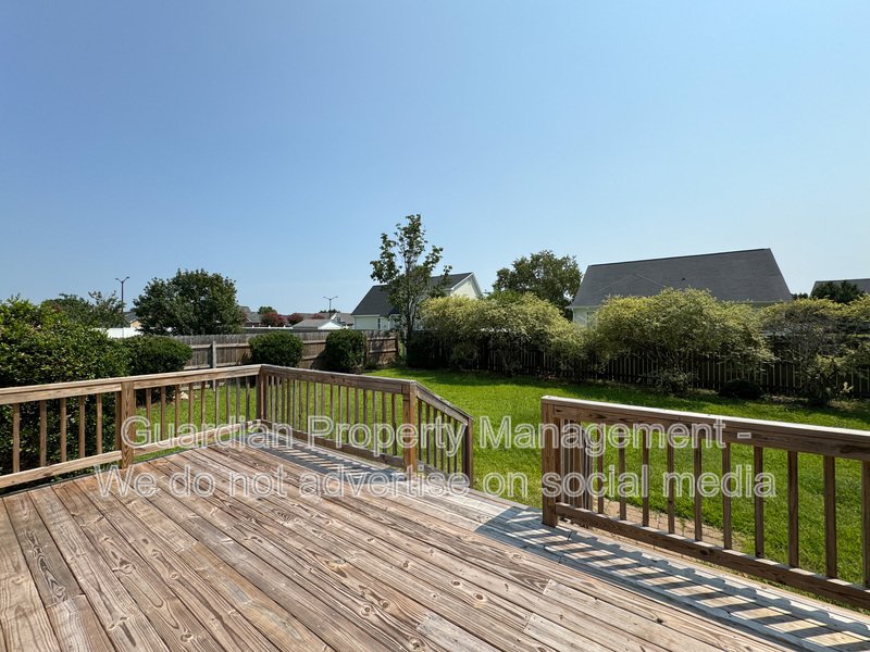 4 Bed 3 Bath Home Plus Bonus Room with Community Pool Access property image