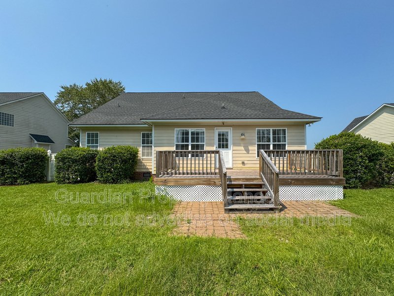 4 Bed 3 Bath Home Plus Bonus Room with Community Pool Access property image