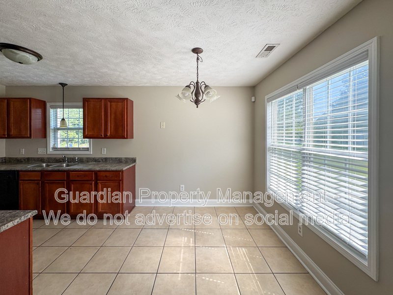 3 Bed 2 Bath Home Plus Bonus Room property image