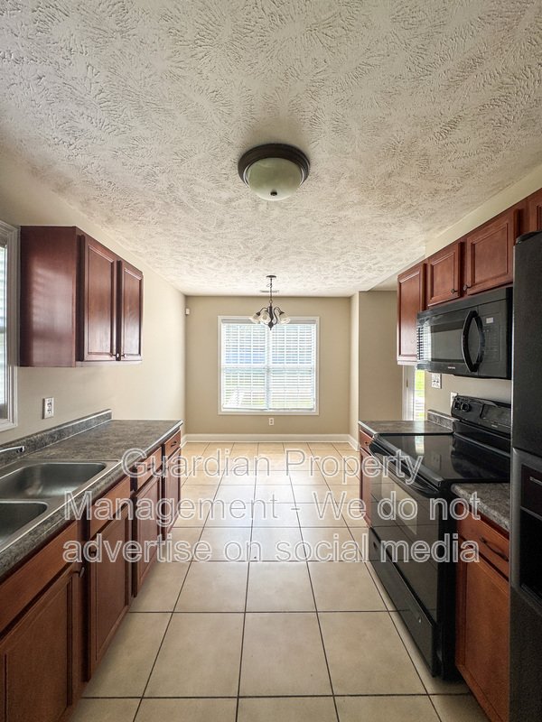 3 Bed 2 Bath Home Plus Bonus Room property image