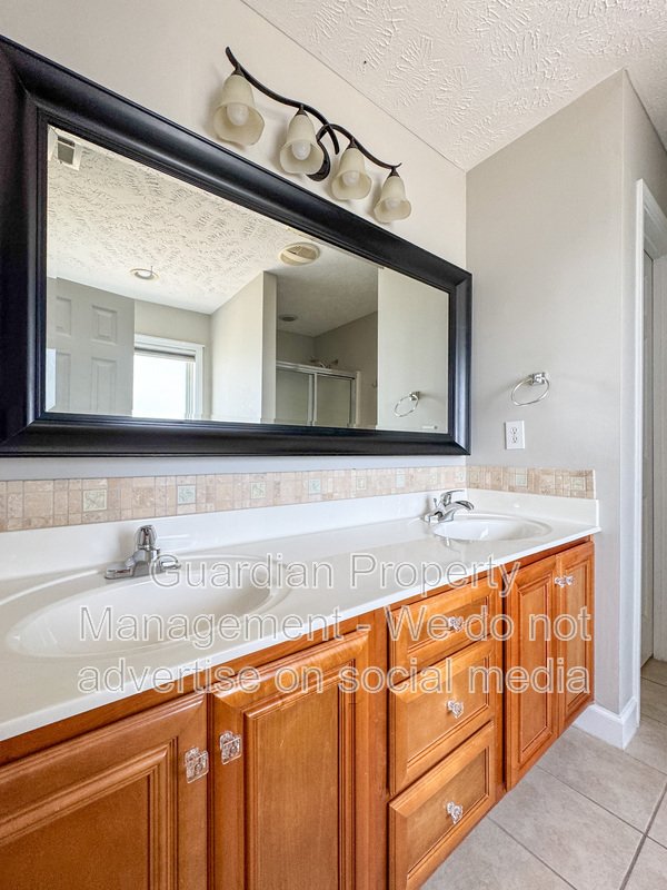 4 Bed 2.5 Bath Home in Yorkshire Plantation property image