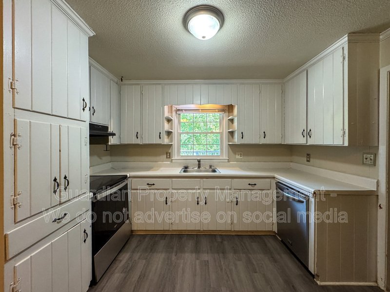 3 Bed 2 Bath Home Conveniently Located in Fayetteville property image