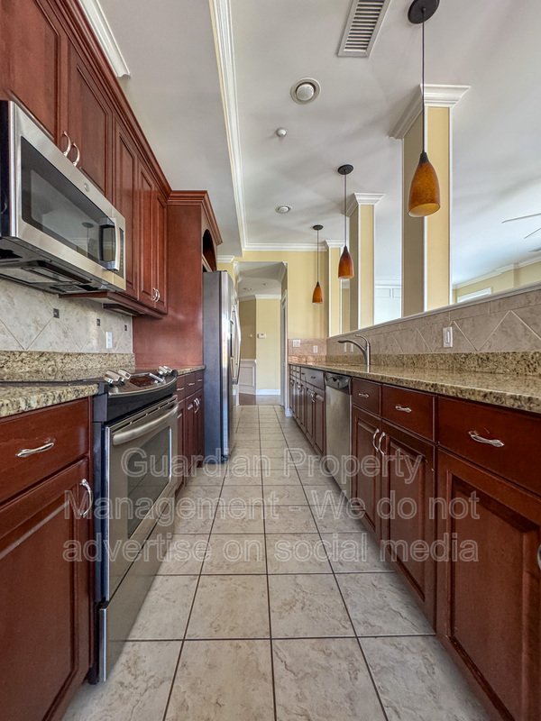 Luxurious 3 Bed 2.5 Bath Condo in Downtown Fayetteville property image