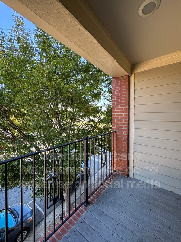 Luxurious 3 Bed 2.5 Bath Condo in Downtown Fayetteville property image