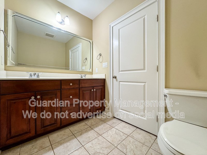Luxurious 3 Bed 2.5 Bath Condo in Downtown Fayetteville property image