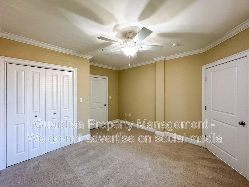 Luxurious 3 Bed 2.5 Bath Condo in Downtown Fayetteville property image