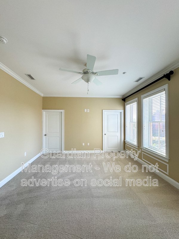 Luxurious 3 Bed 2.5 Bath Condo in Downtown Fayetteville property image
