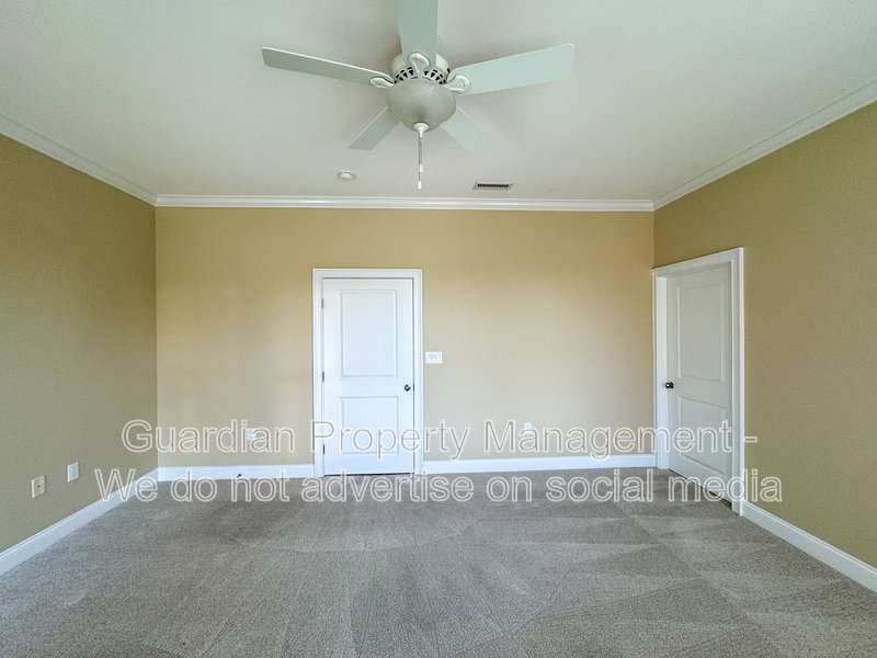 Luxurious 3 Bed 2.5 Bath Condo in Downtown Fayetteville property image