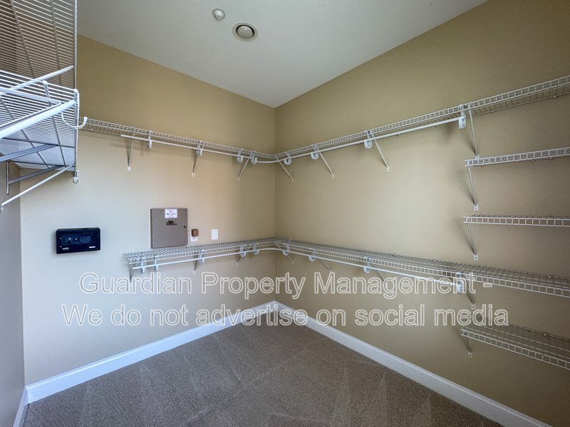Luxurious 3 Bed 2.5 Bath Condo in Downtown Fayetteville property image