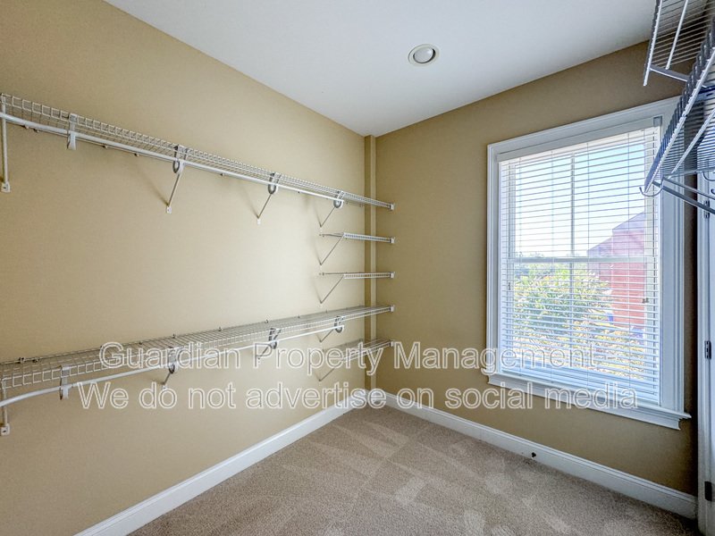Luxurious 3 Bed 2.5 Bath Condo in Downtown Fayetteville property image