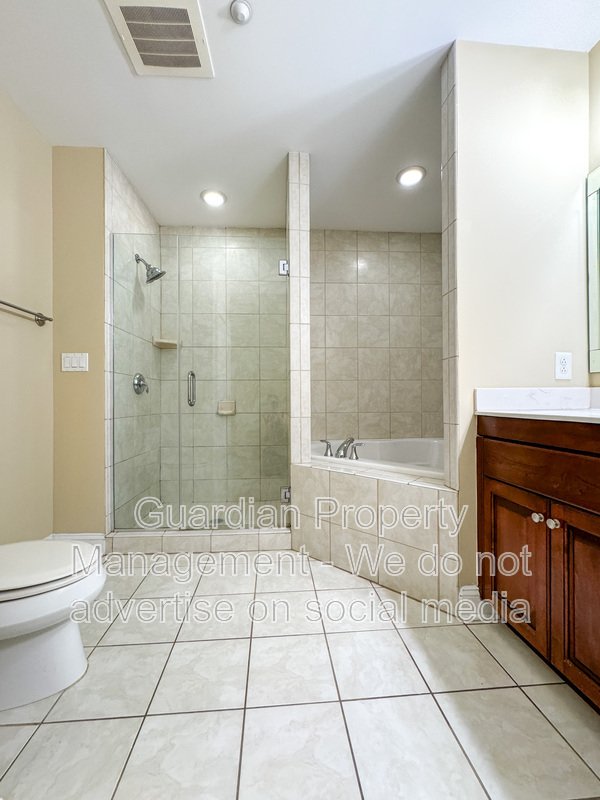 Luxurious 3 Bed 2.5 Bath Condo in Downtown Fayetteville property image