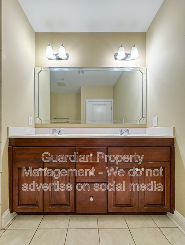 Luxurious 3 Bed 2.5 Bath Condo in Downtown Fayetteville property image