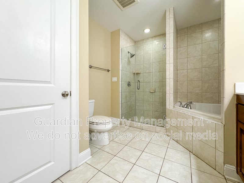 Luxurious 3 Bed 2.5 Bath Condo in Downtown Fayetteville property image