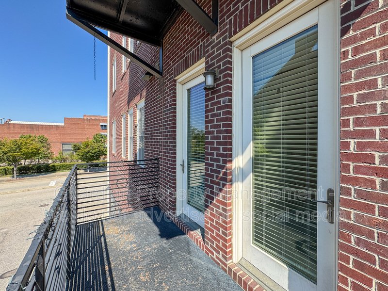Luxurious 3 Bed 2.5 Bath Condo in Downtown Fayetteville property image