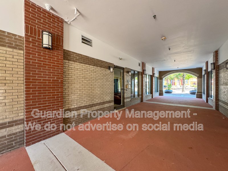 Luxurious 3 Bed 2.5 Bath Condo in Downtown Fayetteville property image