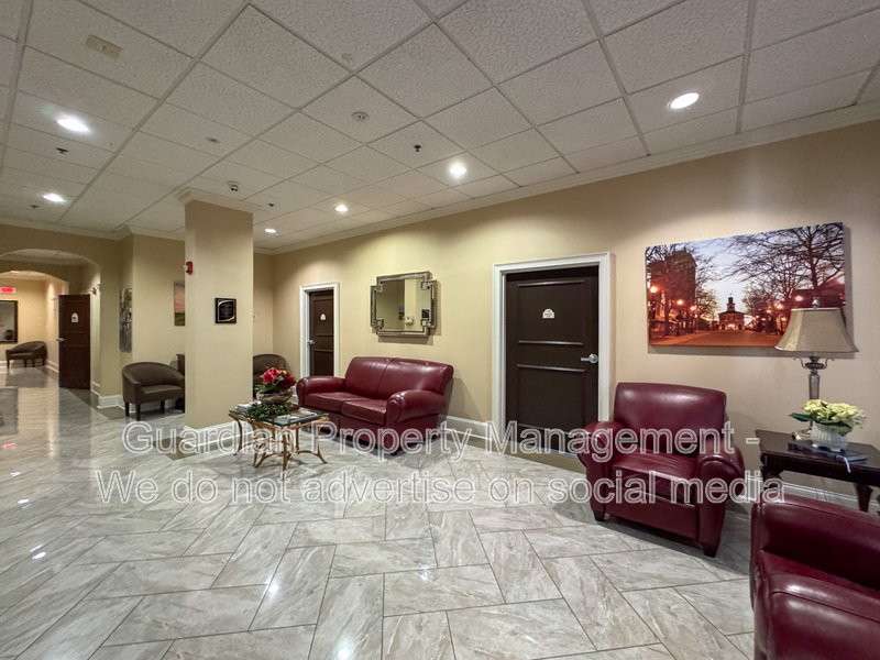 Luxurious 3 Bed 2.5 Bath Condo in Downtown Fayetteville property image