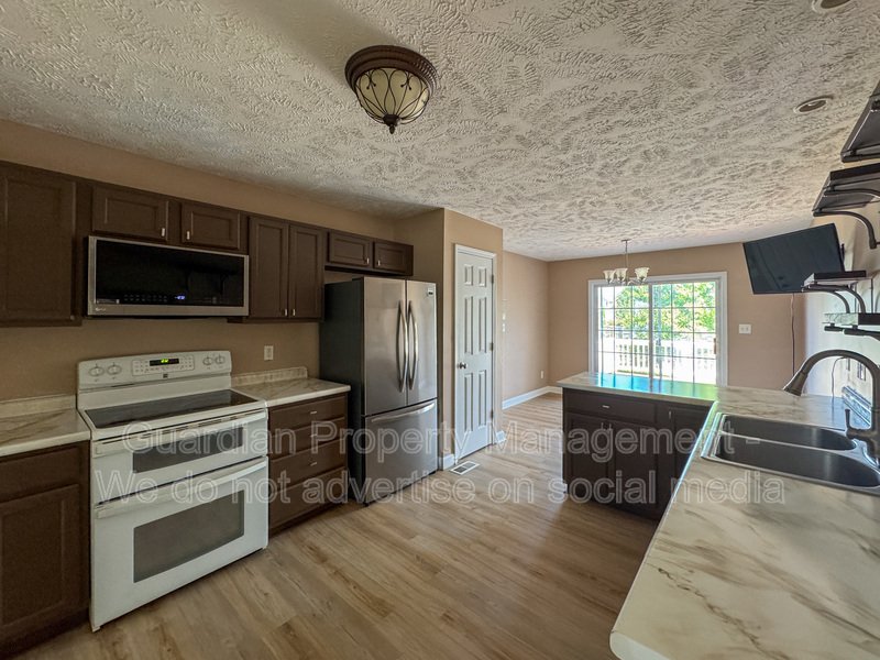 4 Bed 2.5 Bath Home with Fenced Backyard property image