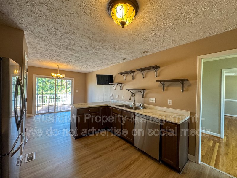 4 Bed 2.5 Bath Home with Fenced Backyard property image