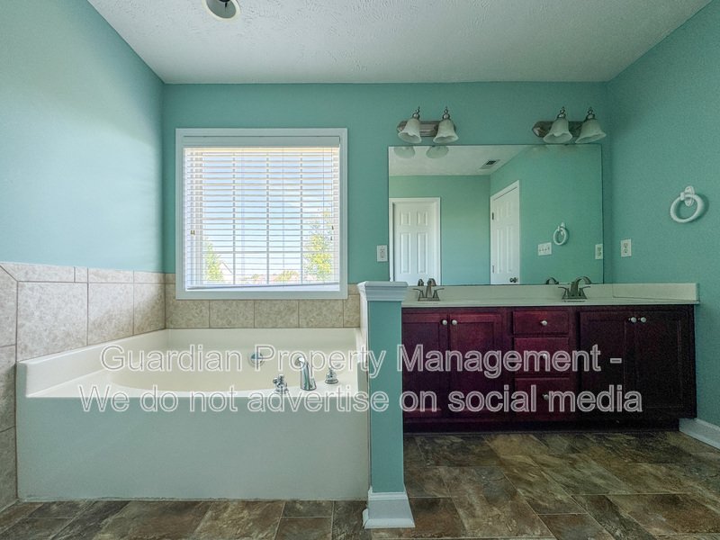 4 Bed 2.5 Bath Home with Fenced Backyard property image