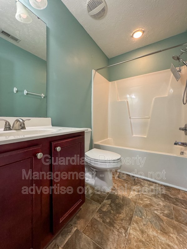 4 Bed 2.5 Bath Home with Fenced Backyard property image
