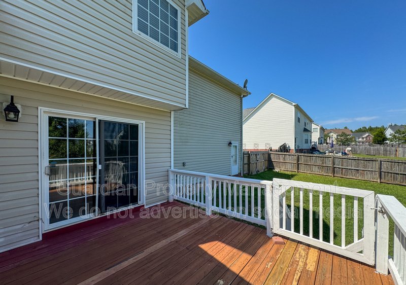 4 Bed 2.5 Bath Home with Fenced Backyard property image