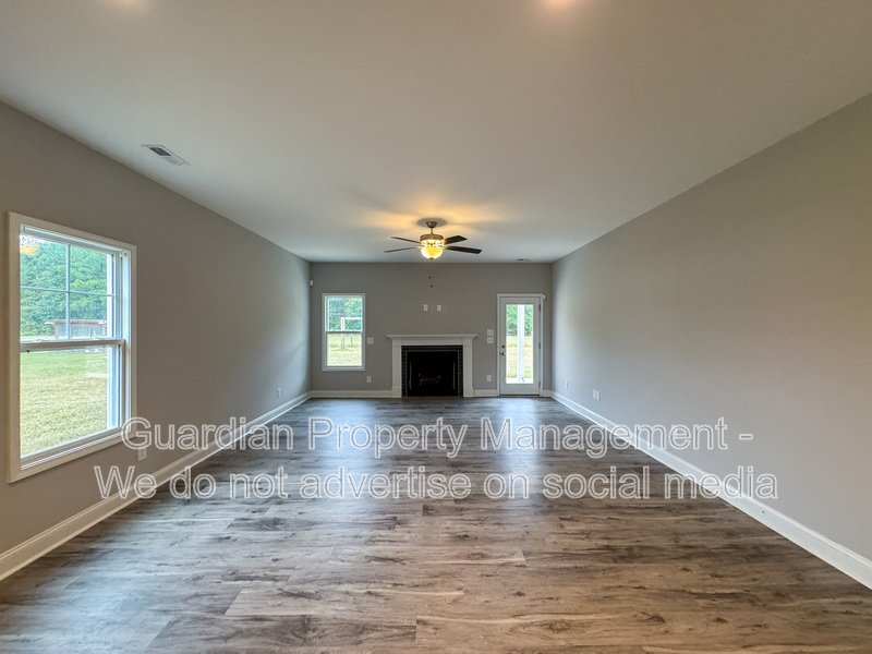 Beautiful 4 Bed 2 Bath Home in Fayetteville property image