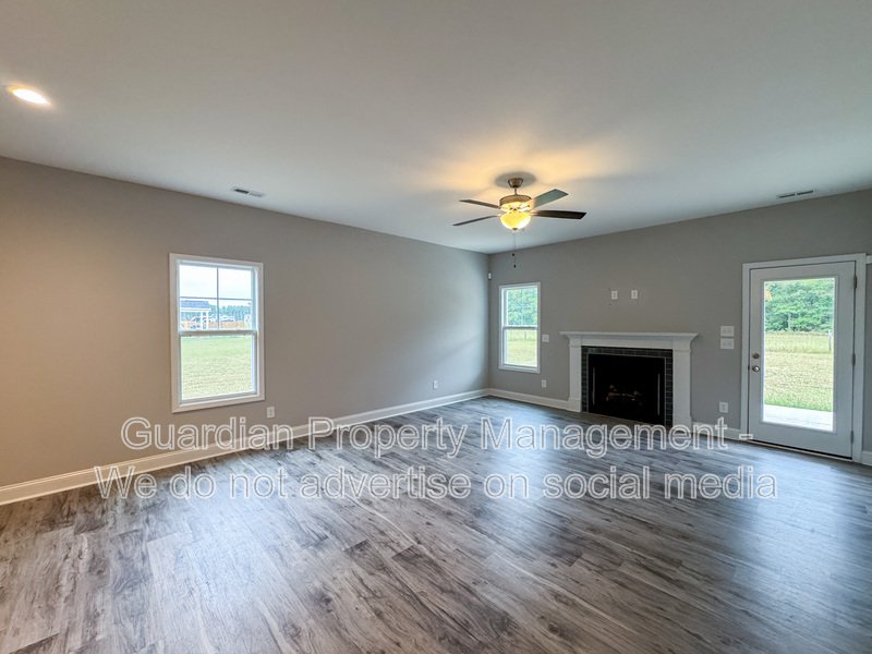 Beautiful 4 Bed 2 Bath Home in Fayetteville property image