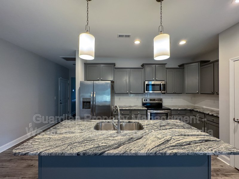 Beautiful 4 Bed 2 Bath Home in Fayetteville property image
