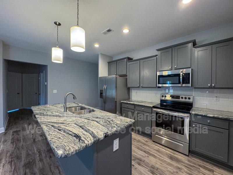 Beautiful 4 Bed 2 Bath Home in Fayetteville property image
