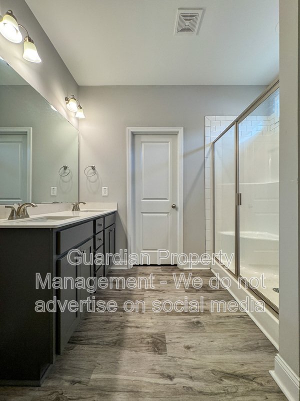 Beautiful 4 Bed 2 Bath Home in Fayetteville property image